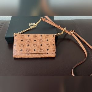 MCM visetos crossbody wallet